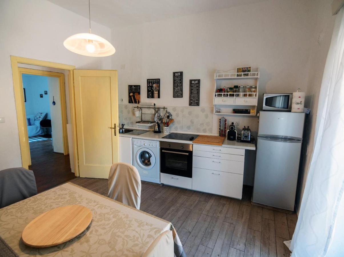 Apartment Julietta Раб Екстер'єр фото